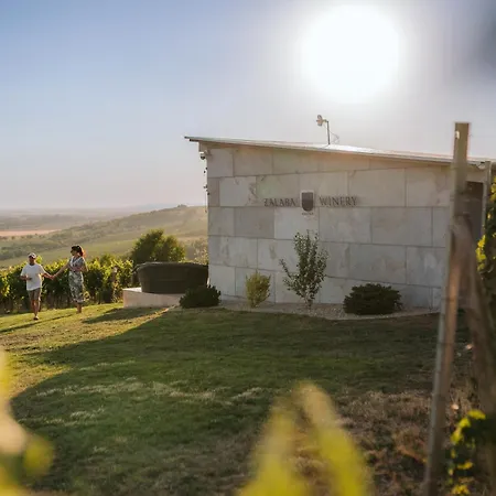 Zalaba Wine House * Muzla